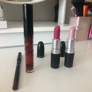 Lip kit & 2 lipsticks